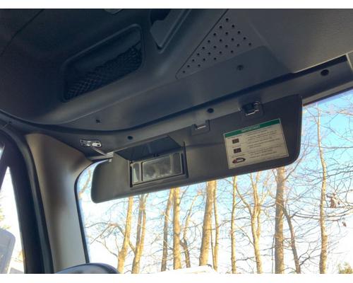  Freightliner Cascadia 125 Visor #