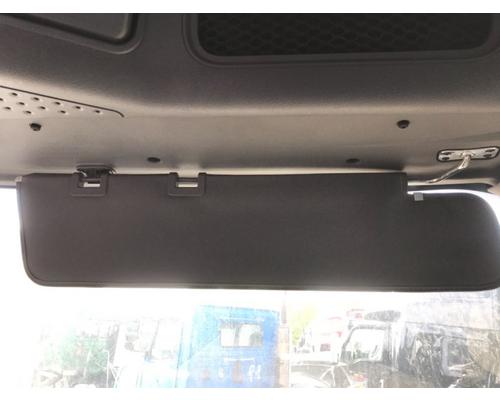  Freightliner Cascadia 125 Visor #