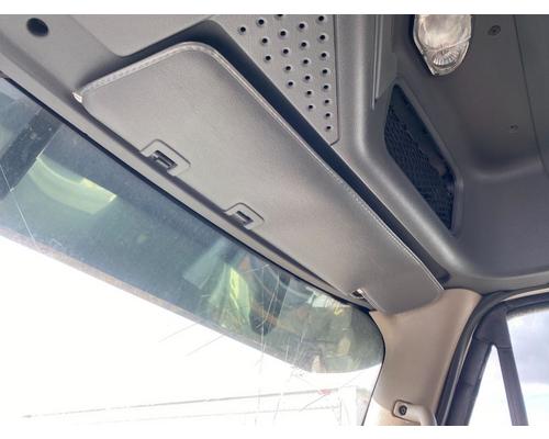  Freightliner Cascadia 125 Visor #