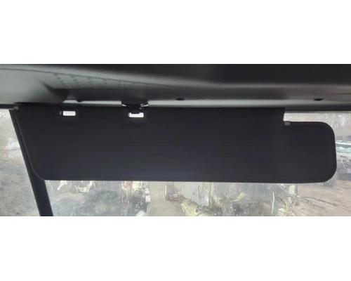  Freightliner Cascadia 125 Visor #