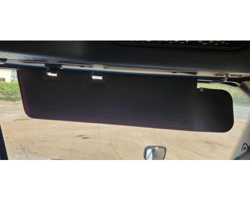  Freightliner Cascadia 125 Visor #