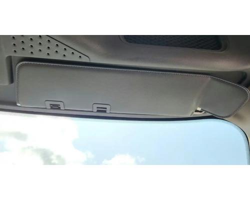  Freightliner Cascadia 125 Visor #
