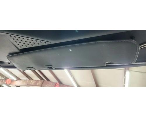  Freightliner Cascadia 125 Visor #