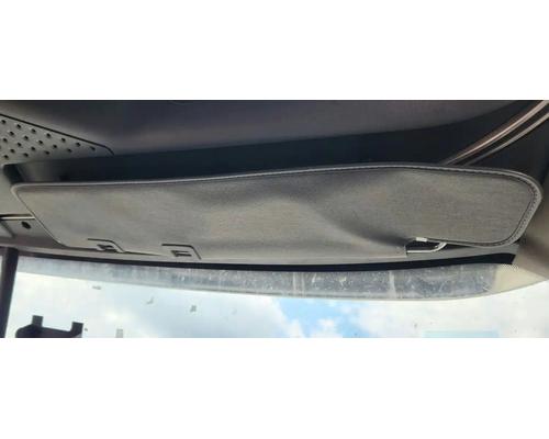  Freightliner Cascadia 125 Visor #