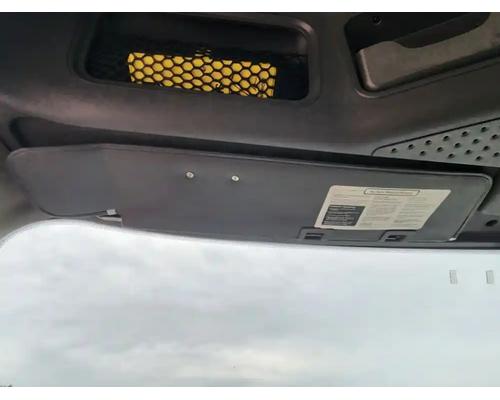  Freightliner Cascadia 125 Visor #