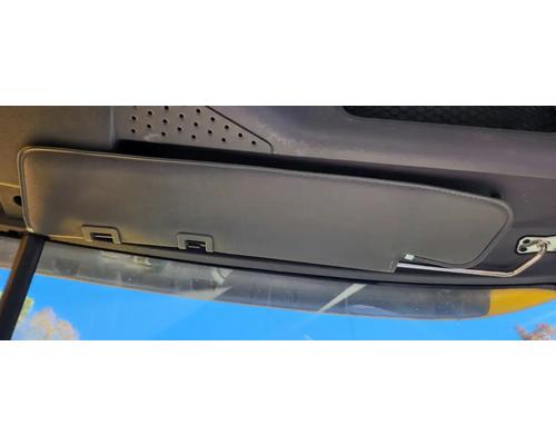  Freightliner Cascadia 125 Visor #