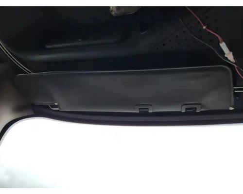  Freightliner Cascadia 125 Visor #