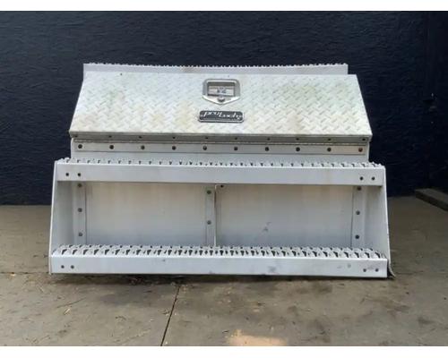 freightliner-cascadia-125-tool-box #1348018
