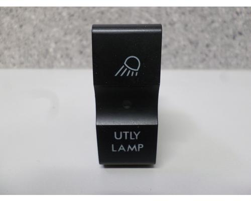 FREIGHTLINER CASCADIA 125 UTILITY LAMP SWITCH OEM# A06-53782