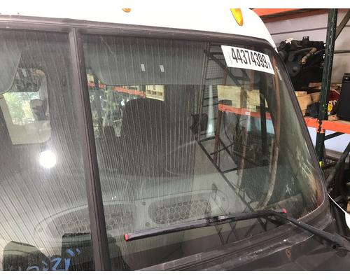  Freightliner Cascadia 125 Windshield #