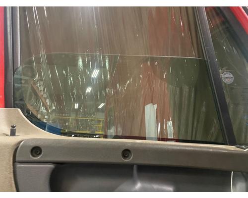  Freightliner Cascadia 125 Windshield #