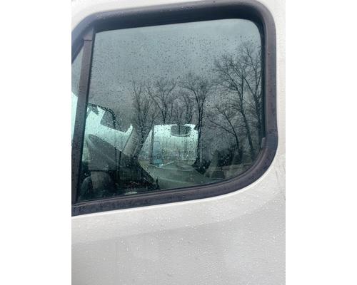  Freightliner Cascadia 125 Windshield #