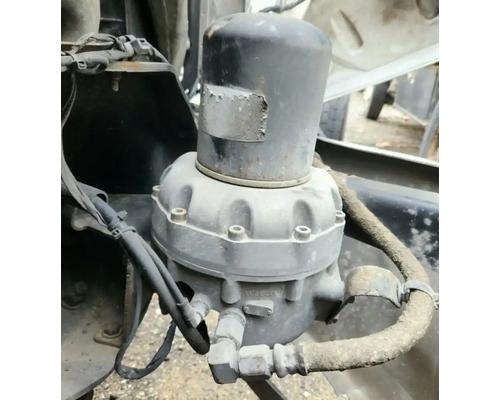  Freightliner Cascadia 126 Air Dryer #