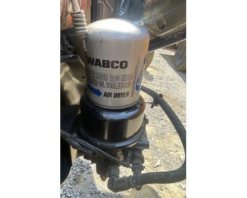  Freightliner Cascadia 126 Air Dryer #