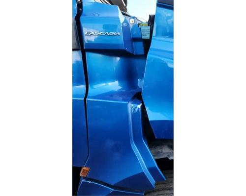  Freightliner Cascadia 126 Cowl #