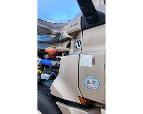  Freightliner Cascadia 126 Cowl #