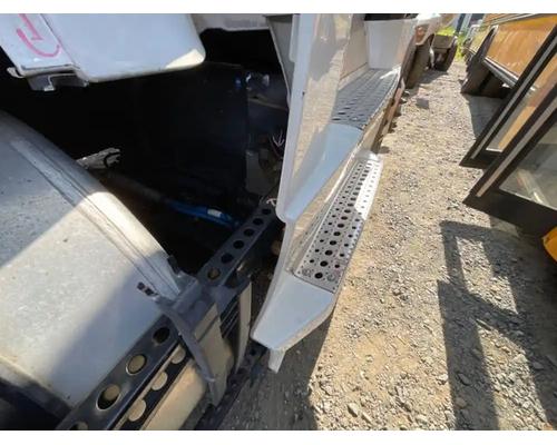  Freightliner Cascadia 126 DPF - Diesel Particulate Filter #