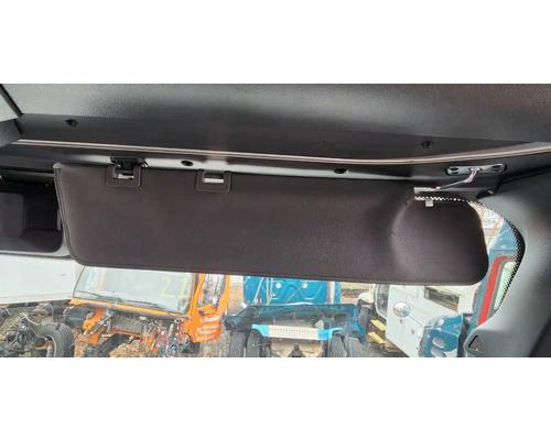  Freightliner Cascadia 126 Visor #
