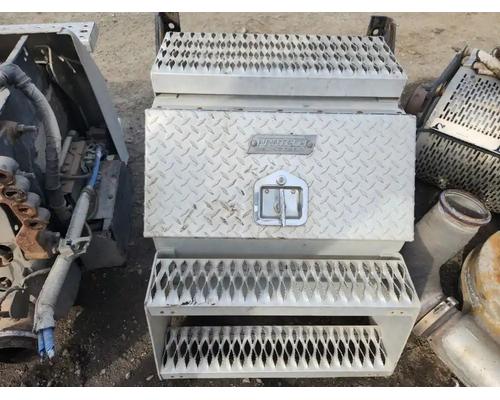 freightliner-cascadia-126-tool-box #1444669