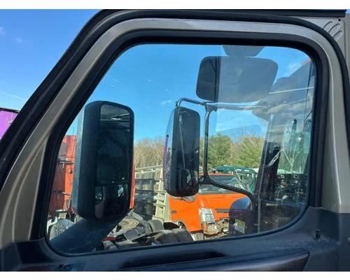 freightliner-cascadia-126-windshield #1439044