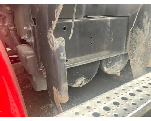  Freightliner Cascadia 132 Air Tank #