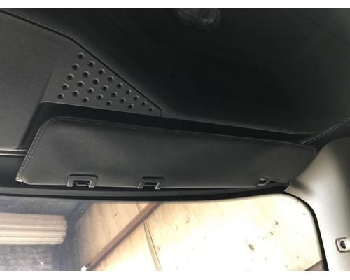  Freightliner Cascadia 132 Visor #