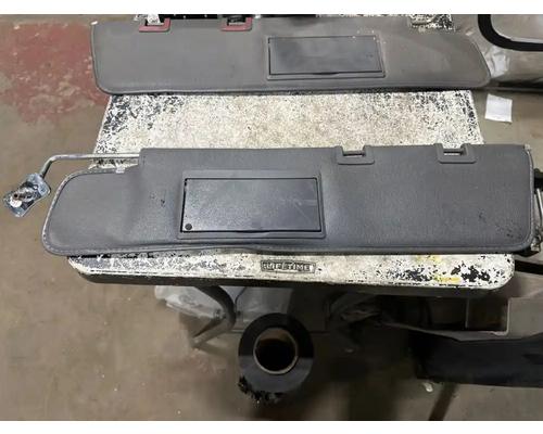  Freightliner Cascadia 132 Visor #