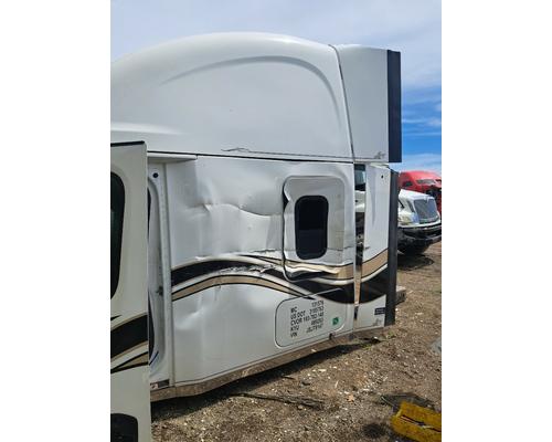 FREIGHTLINER CASCADIA Cab or Cab Mount