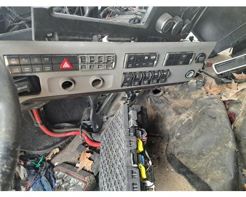 FREIGHTLINER CASCADIA Cab or Cab Mount