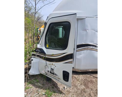 FREIGHTLINER CASCADIA Cab or Cab Mount