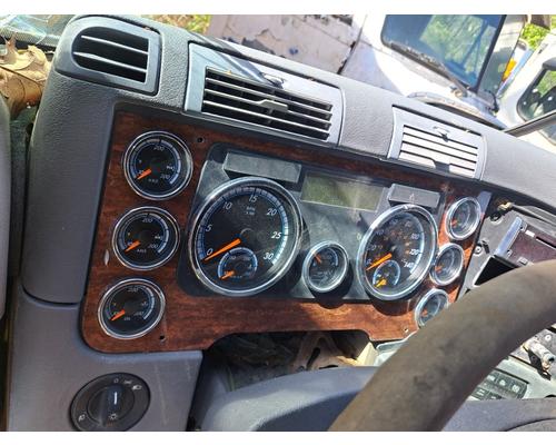 FREIGHTLINER CASCADIA Cab or Cab Mount