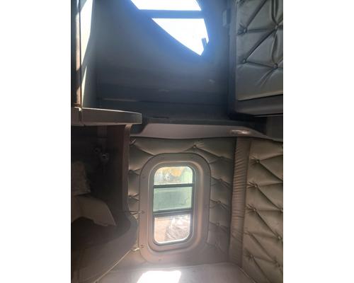 FREIGHTLINER CASCADIA Cab or Cab Mount