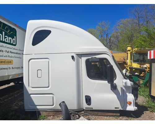 FREIGHTLINER CASCADIA Cab or Cab Mount