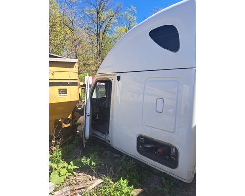 FREIGHTLINER CASCADIA Cab or Cab Mount