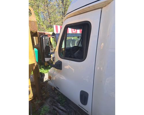 FREIGHTLINER CASCADIA Cab or Cab Mount