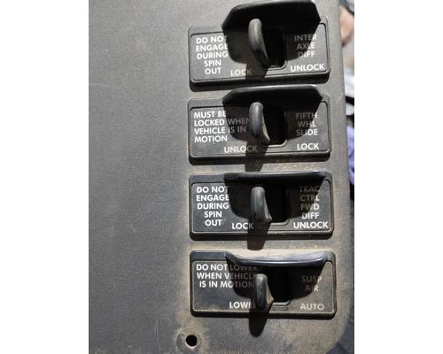 FREIGHTLINER CASCADIA Dash Panel