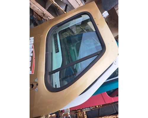 FREIGHTLINER CASCADIA Door Assembly, Front