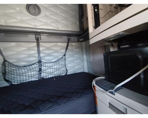 FREIGHTLINER CASCADIA Parts Vehicles