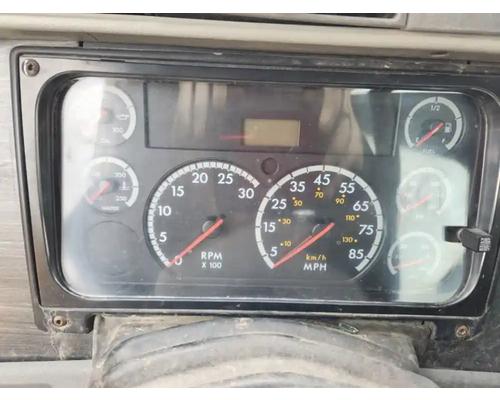  Freightliner Columbia 112 Instrument Cluster #