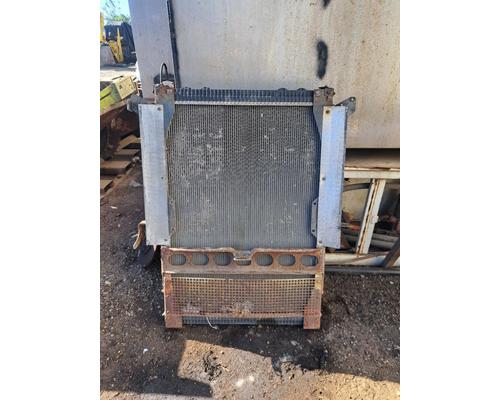 FREIGHTLINER COLUMBIA 112 Radiator