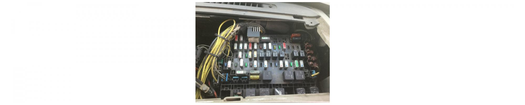 FREIGHTLINER COLUMBIA 120 Fuse Box in Spencer, IA #24630193