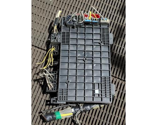 FREIGHTLINER COLUMBIA 120 Fuse Box