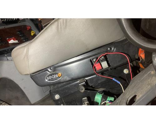 FREIGHTLINER COLUMBIA 120 Rebuilders