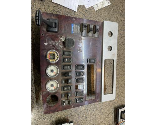 FREIGHTLINER CORONADO 132 Instrument Cluster
