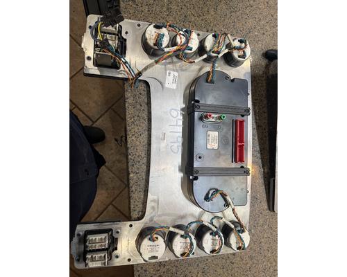 FREIGHTLINER CORONADO 132 Instrument Cluster