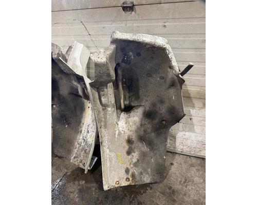 FREIGHTLINER FL112 Fender