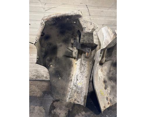 FREIGHTLINER FL112 Fender