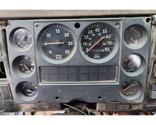  Freightliner FL112 Instrument Cluster #