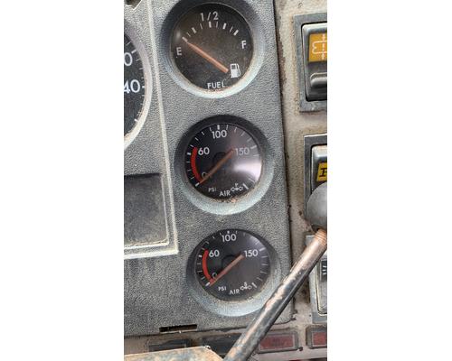 FREIGHTLINER FL112 Instrument Cluster