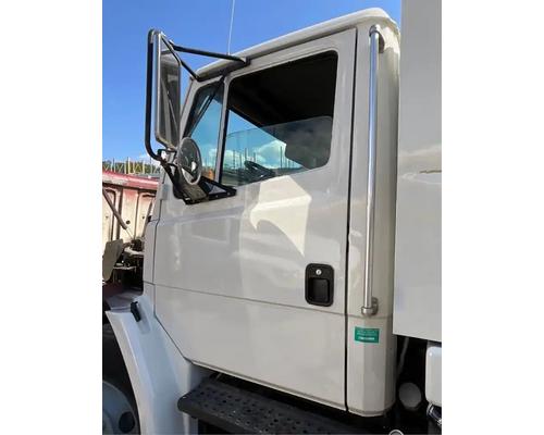  Freightliner FL70 Cab #